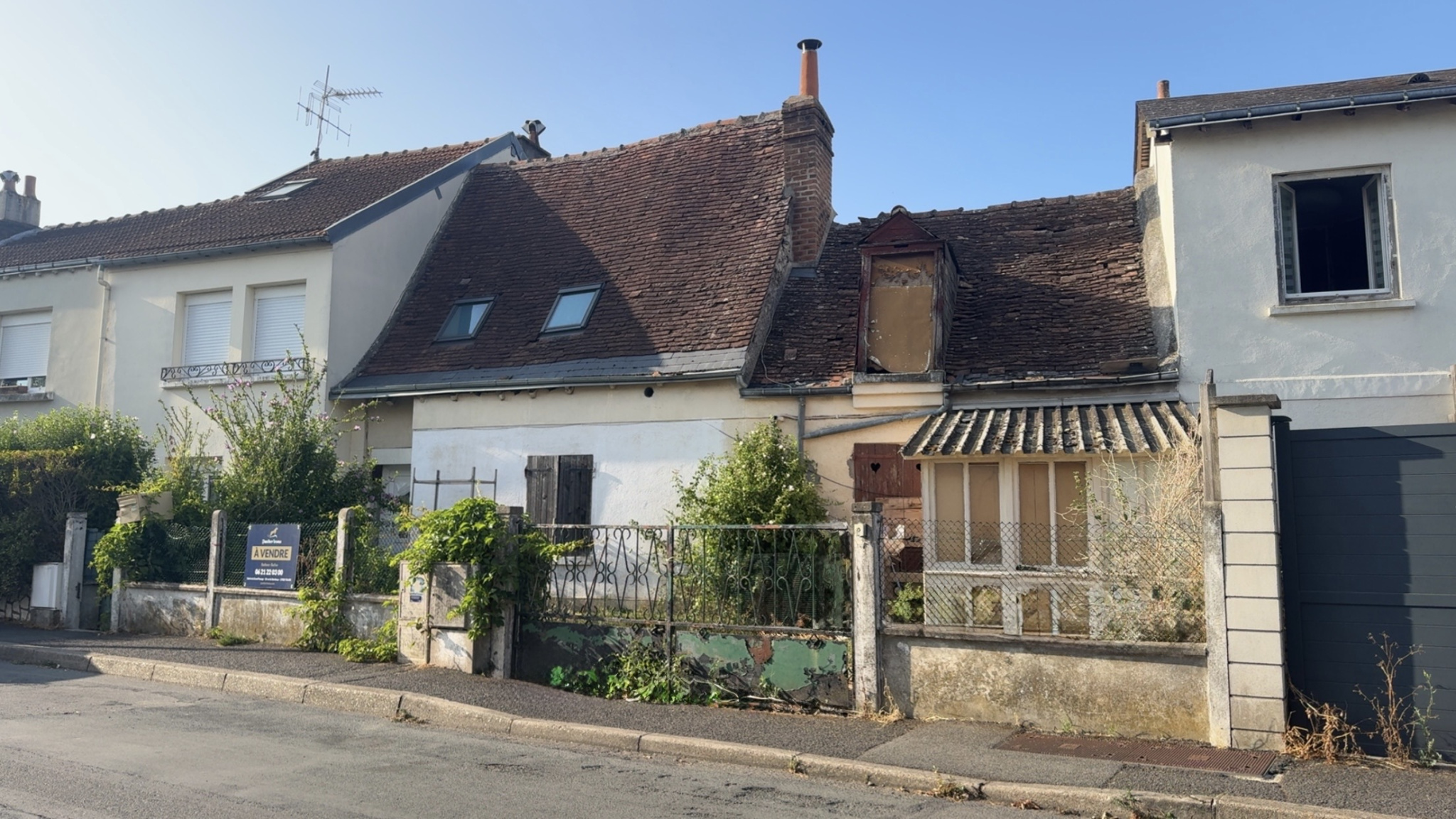 Maison d'environ 80m2 à rénover Idéalement situé