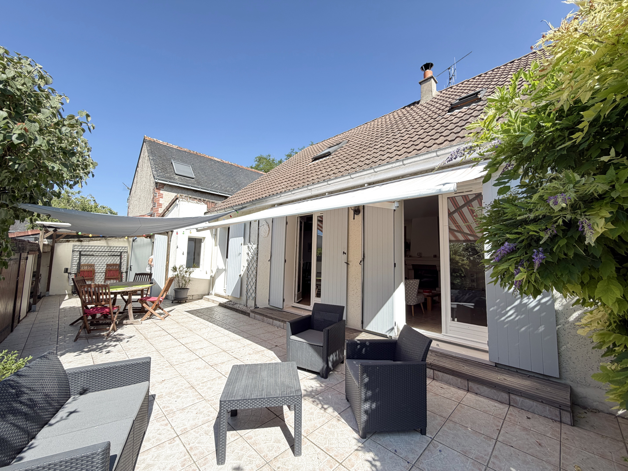 MAISON 133m2, 5 CHAMBRES, 2 BUREAUX,TERRASSE, TERRAIN 583m2, GARAGE